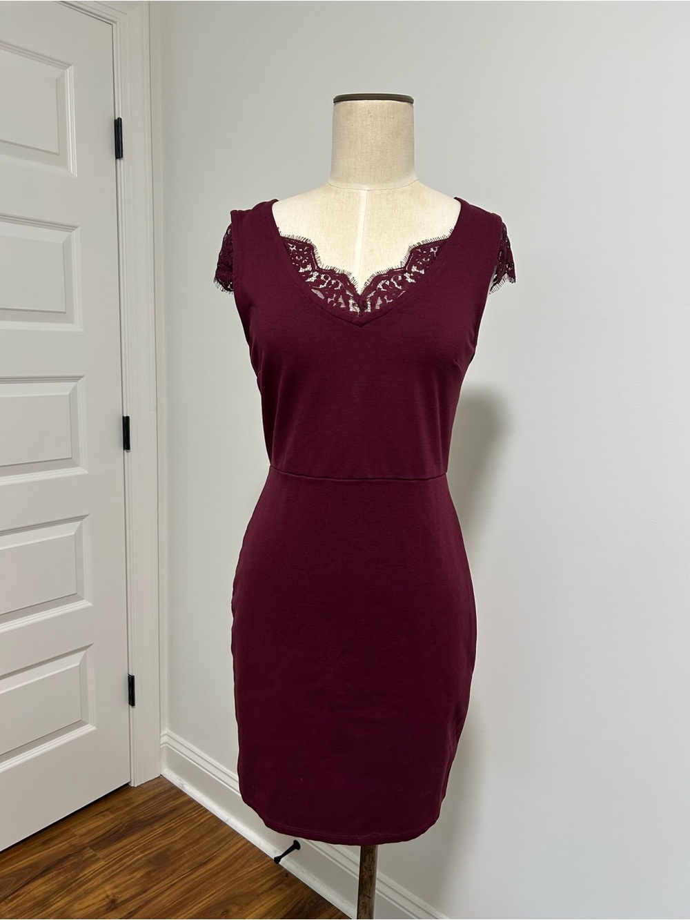 Lace-Trim Bodycon Dress